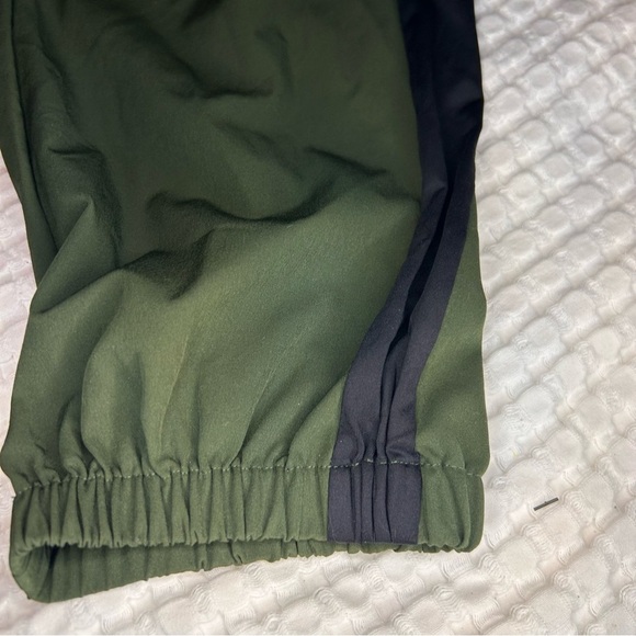 Isabel Maternity by Ingrid & Isabel Olive Green Jogger Pants XL - Picture 6 of 8